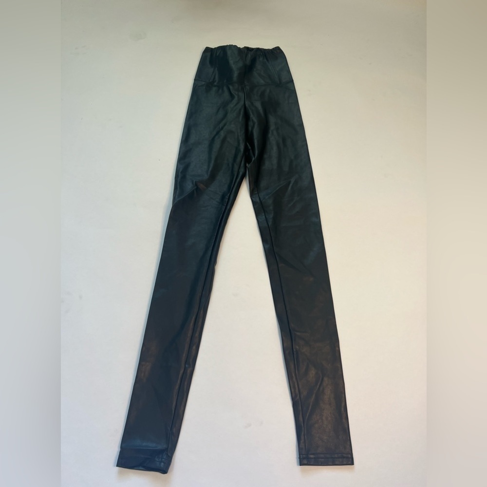 Aritzia Wilfred Free Vegan Faux Leather Leggings Pants Moto Mod XS Winter